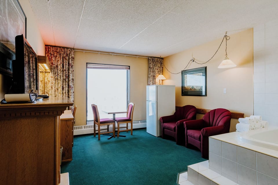 Comfort Suite, 1 Queen Bed | Interior