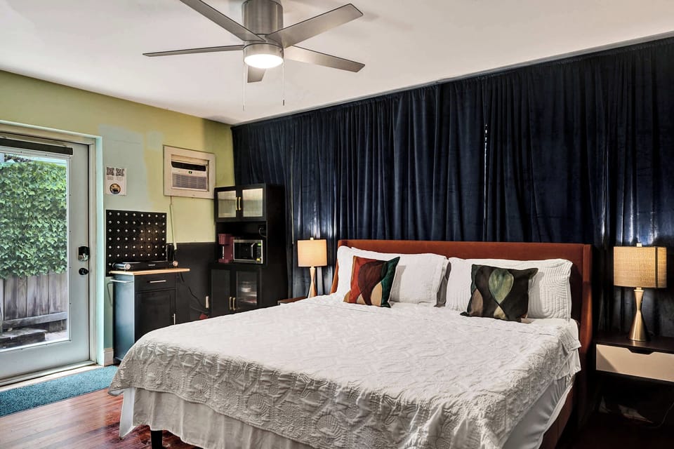 Studio, 1 King Bed, Kitchen, Garden View (Rainbow Falls 2) | 1 bedroom, individually decorated, individually furnished