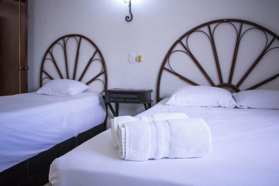 Double Room | WiFi (free), bed sheets