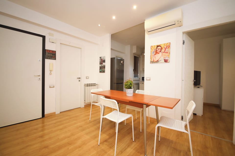 Apartment (2 Bedrooms) | Living area