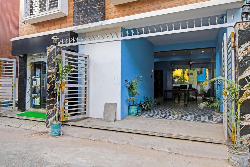 House | Reception