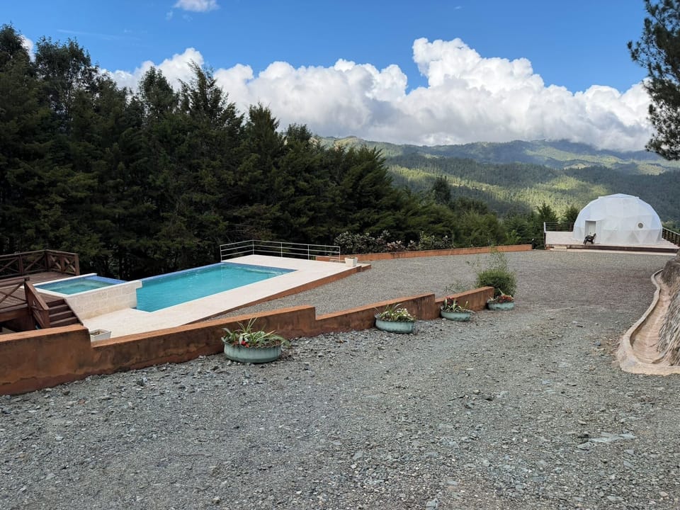 10 outdoor pools