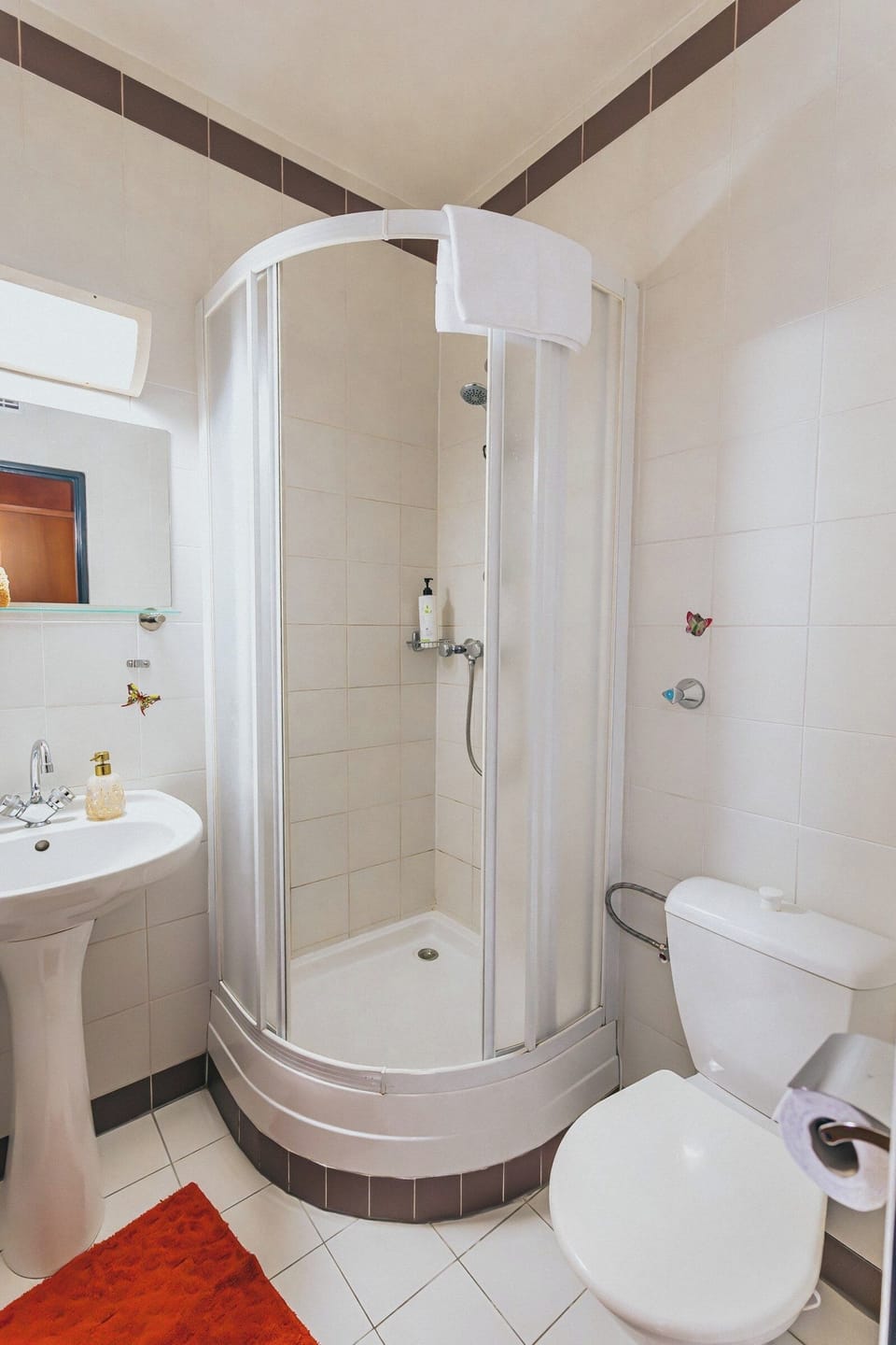 Triple Room, Balcony, Garden View | Bathroom