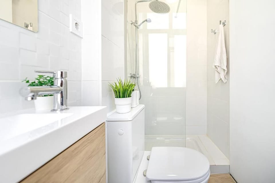 Standard Studio | Bathroom | Towels