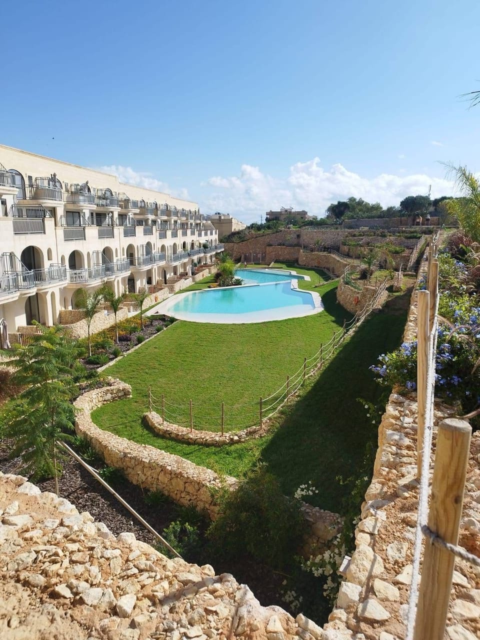 Luxury Apartment, Pool View | Property grounds