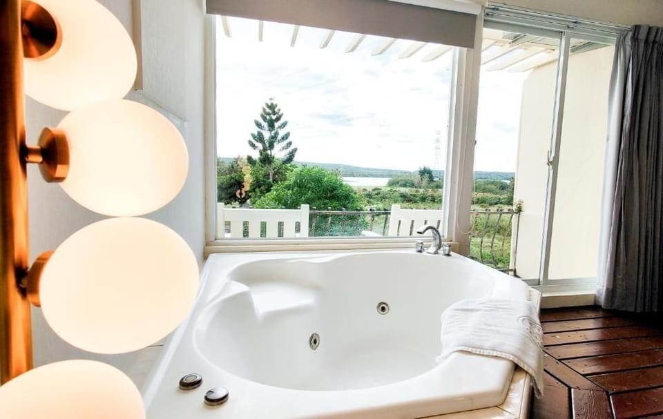 Romantic Double Room, Balcony, Lake View | Bathroom | Shower, free toiletries, hair dryer, bidet