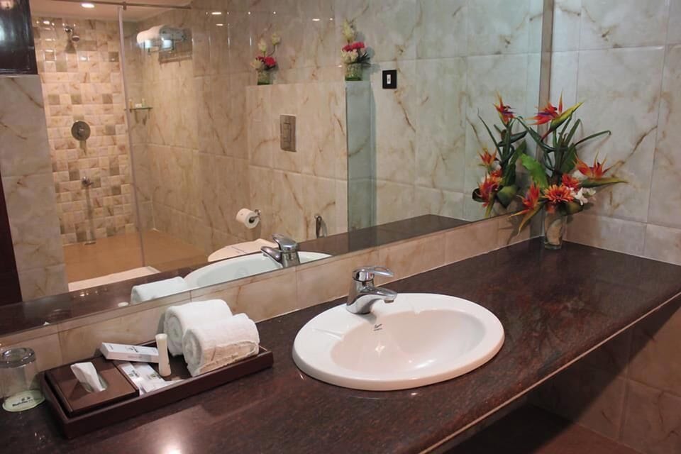 Executive Double Room | Bathroom | Slippers