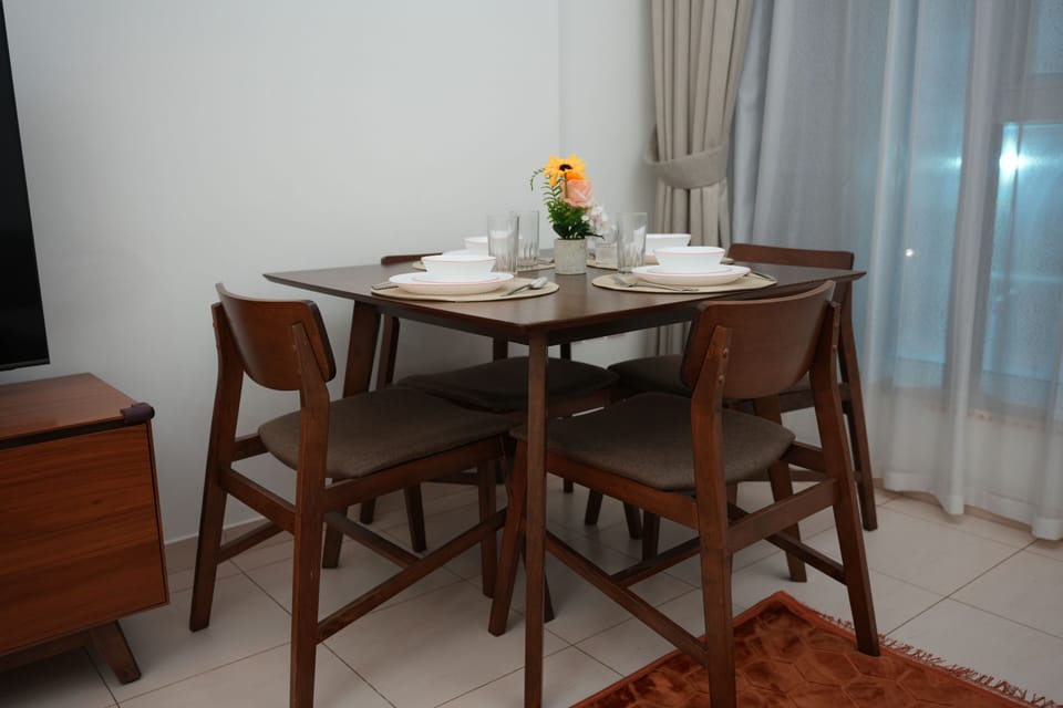 Comfort Apartment | Dining