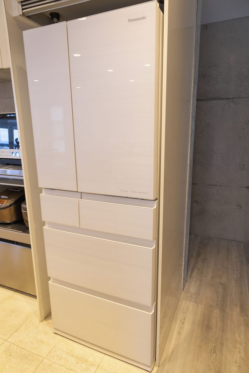 Luxury Villa | Private kitchen | Full-size fridge, microwave, oven, stovetop