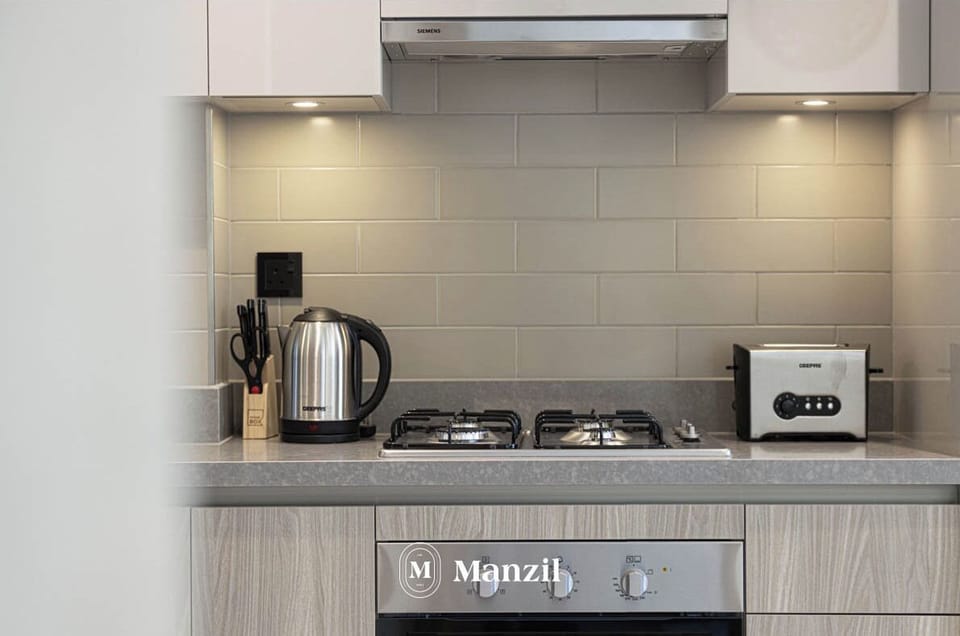 Luxury Apartment, Balcony, City View | Private kitchen