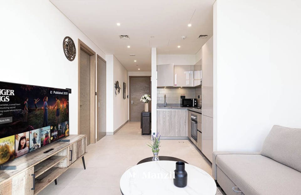 Luxury Apartment, Balcony, City View | Living area