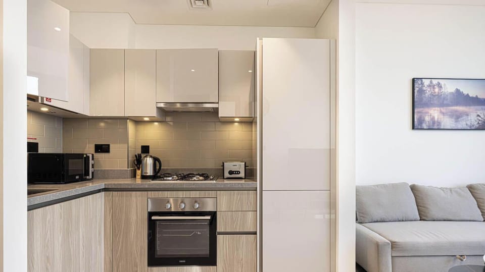 Luxury Apartment, Balcony, City View | Private kitchen