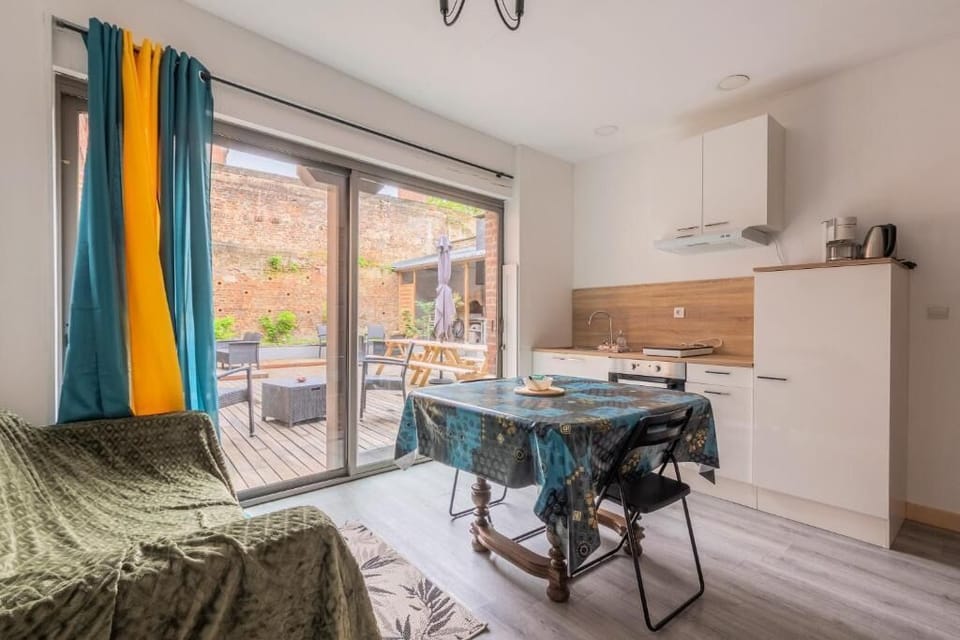 Apartment, 1 Bedroom, Courtyard View | Interior