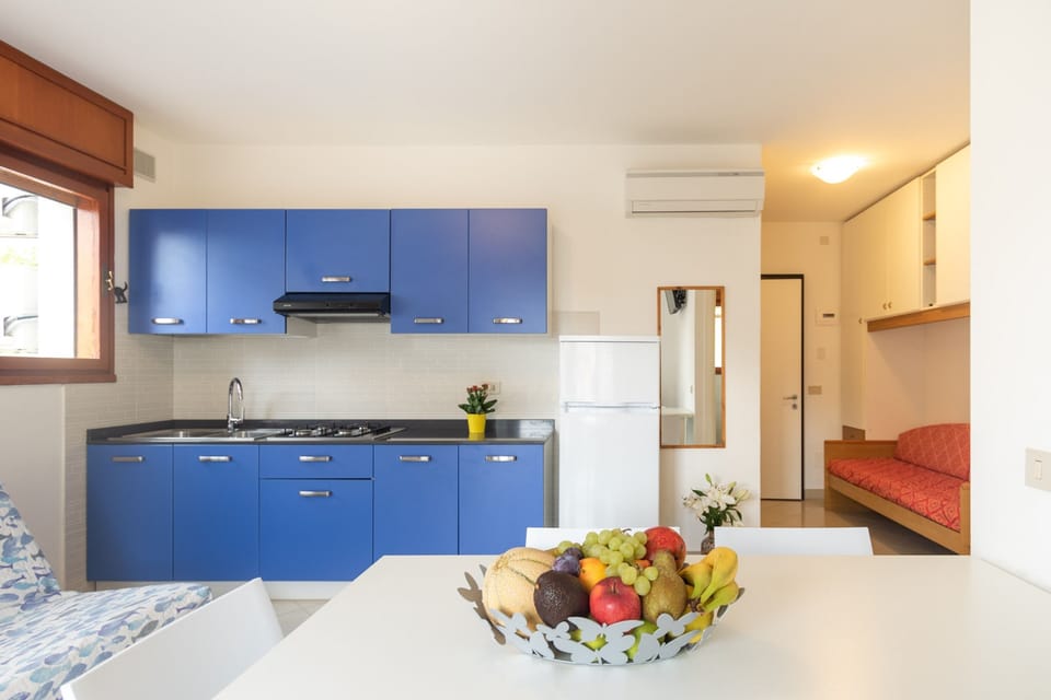 Apartment, 1 Bedroom, Balcony, City View | Interior