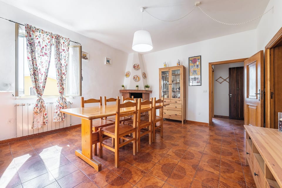 Apartment, 3 Bedrooms | Dining