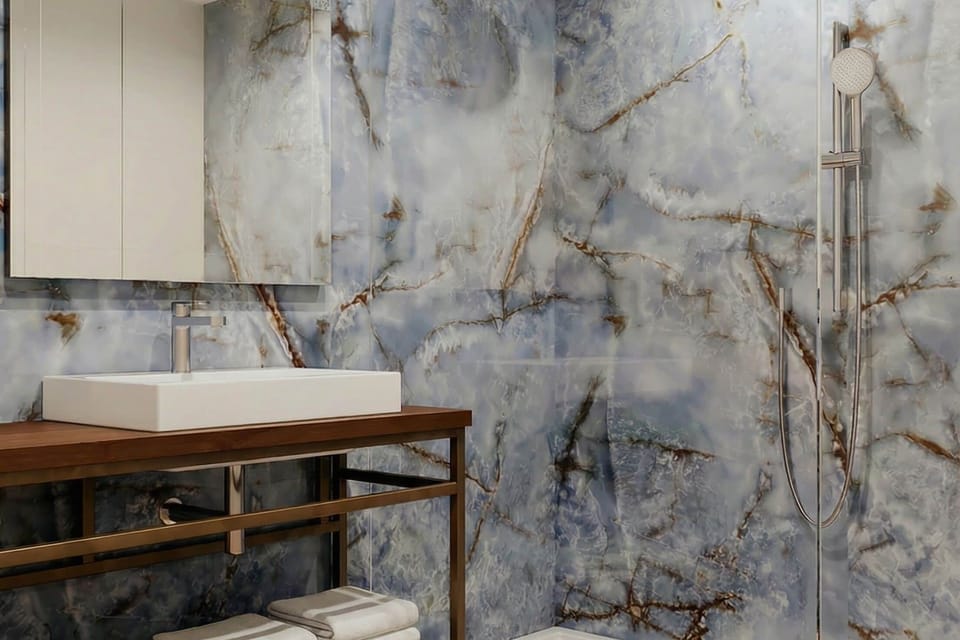 Deluxe Room | Bathroom | Shower, eco-friendly toiletries, hair dryer, bathrobes