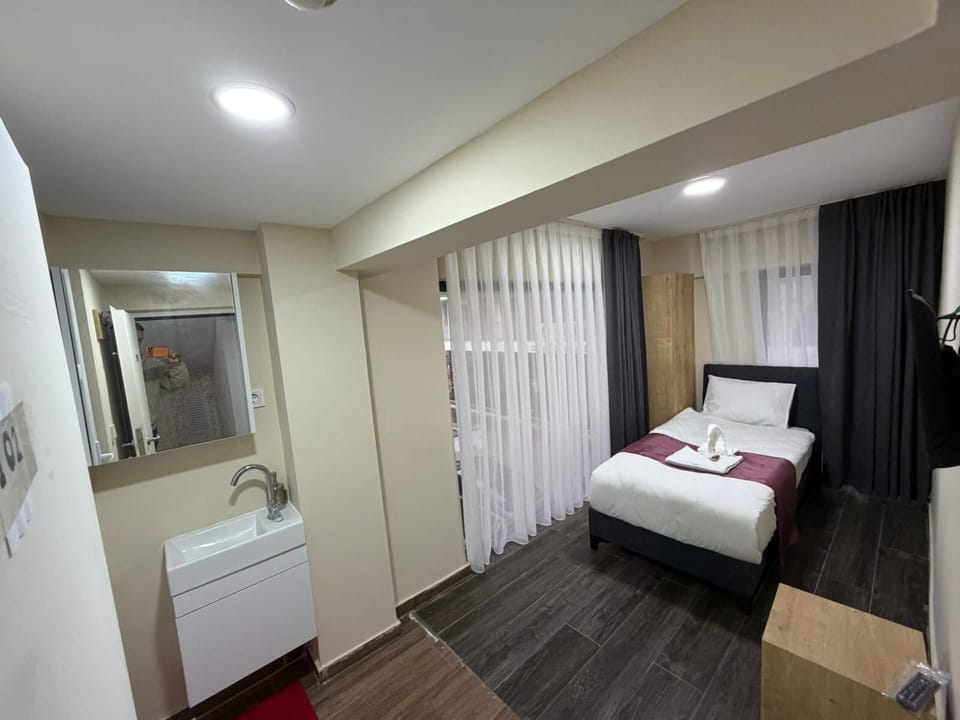 Single Room | Free WiFi