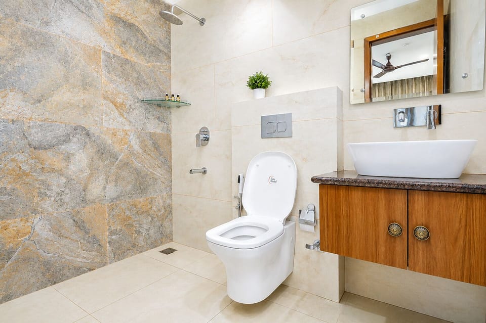 Premium Room, City View | Bathroom | Shower, free toiletries, towels, soap