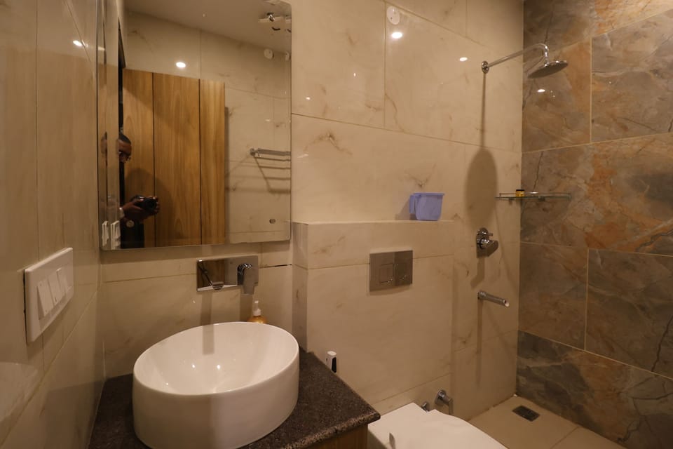 Shower, free toiletries, towels, soap
