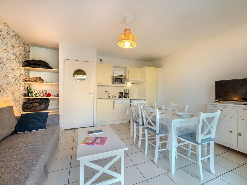 Apartment | Dining