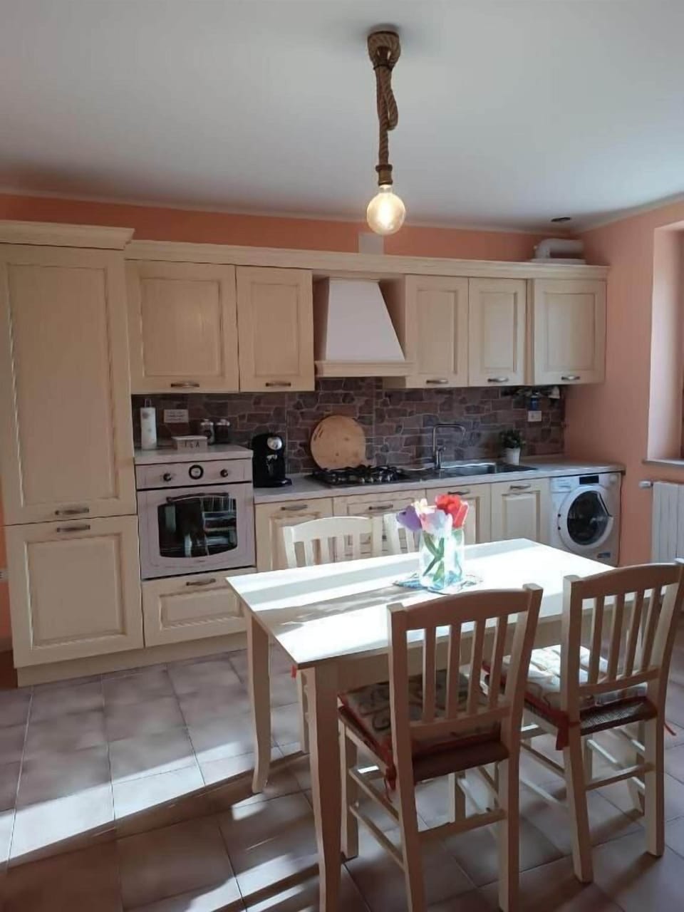 Fridge, oven, stovetop, cookware/dishes/utensils