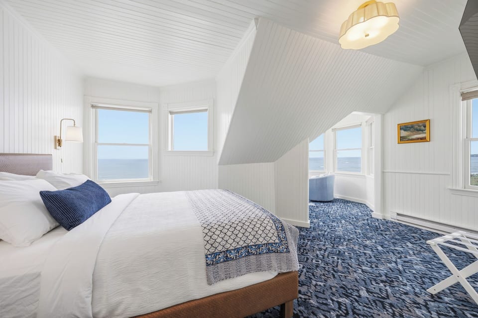 Deluxe Double Room, 1 Queen Bed, Ocean View | WiFi (free), individually decorated, individually furnished