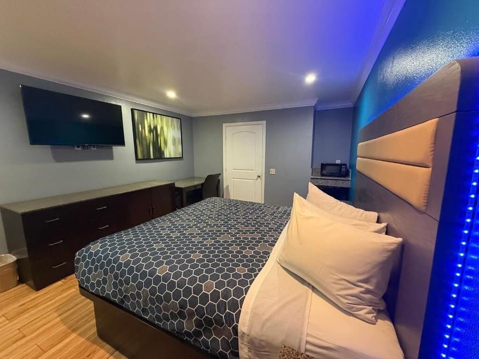 Deluxe Double Room | Desk, free WiFi