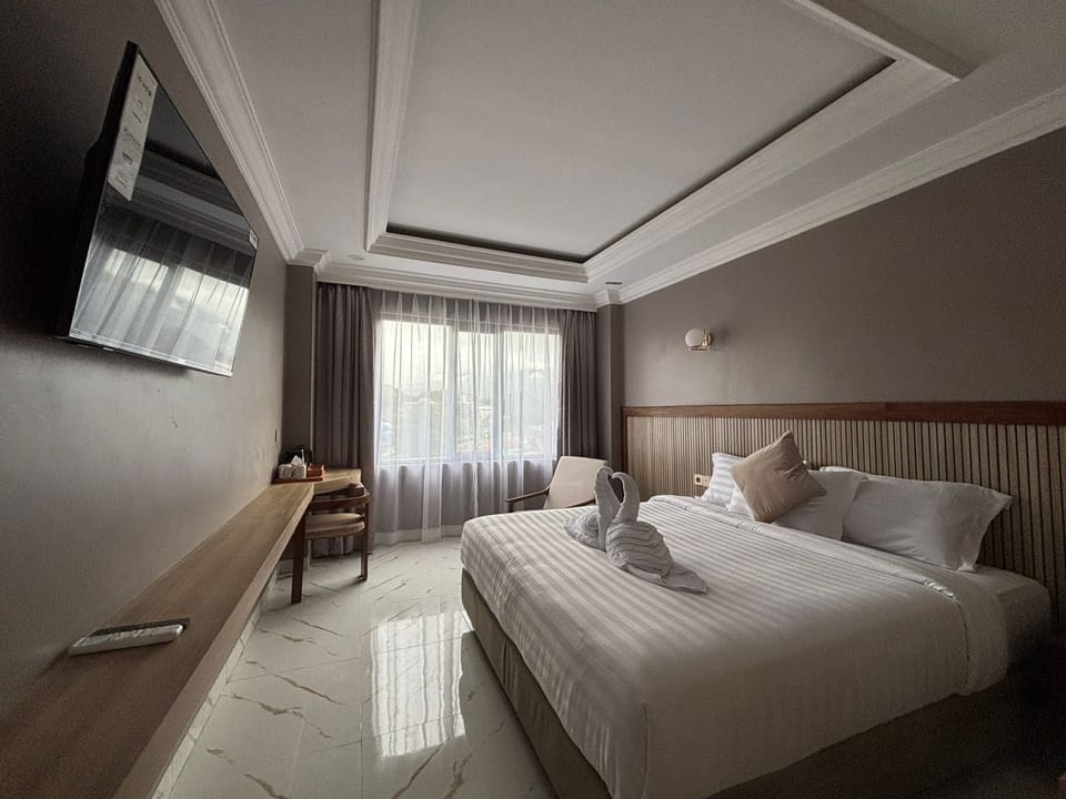 Deluxe Double Room, Mountain View | Free WiFi