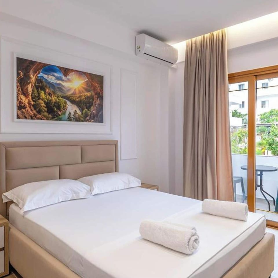 Basic Double Room | WiFi (free), bed sheets