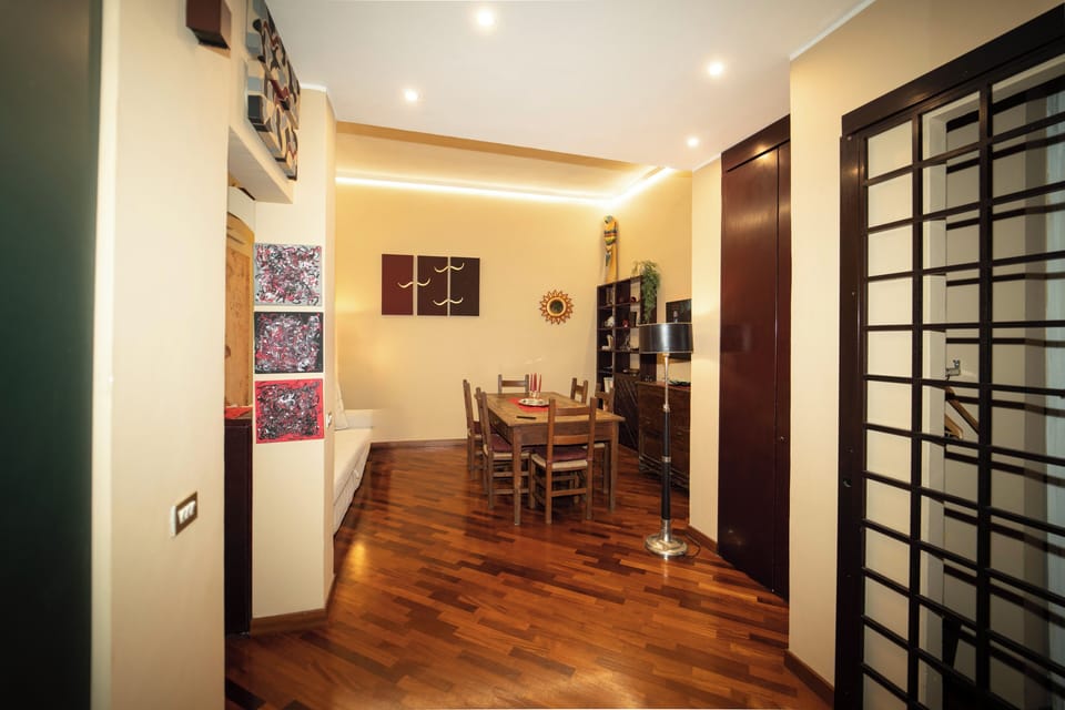 Apartment, 2 Bedrooms, Air conditioning | Living area | 40-inch Smart TV with cable channels