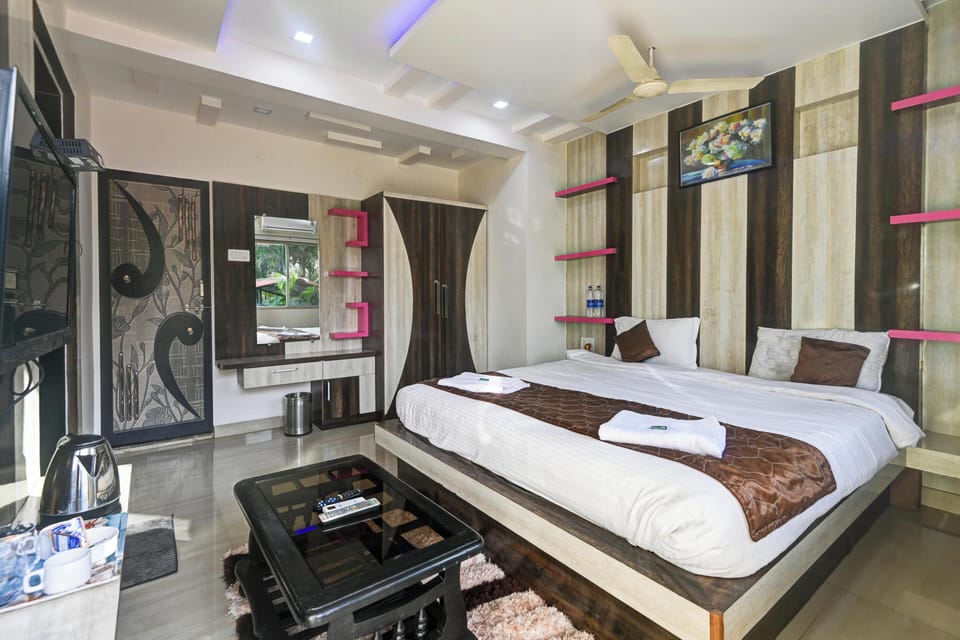 Eshwari Inn Deluxe AC room | Free WiFi