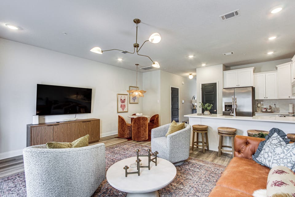 Apartment (3 Bedrooms) | Front of property