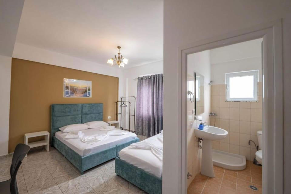 Basic Triple Room | Soundproofing, WiFi (free), bed sheets