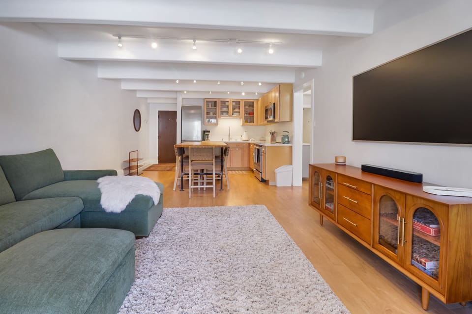 Condo, 1 Bedroom | Living area | Smart TV