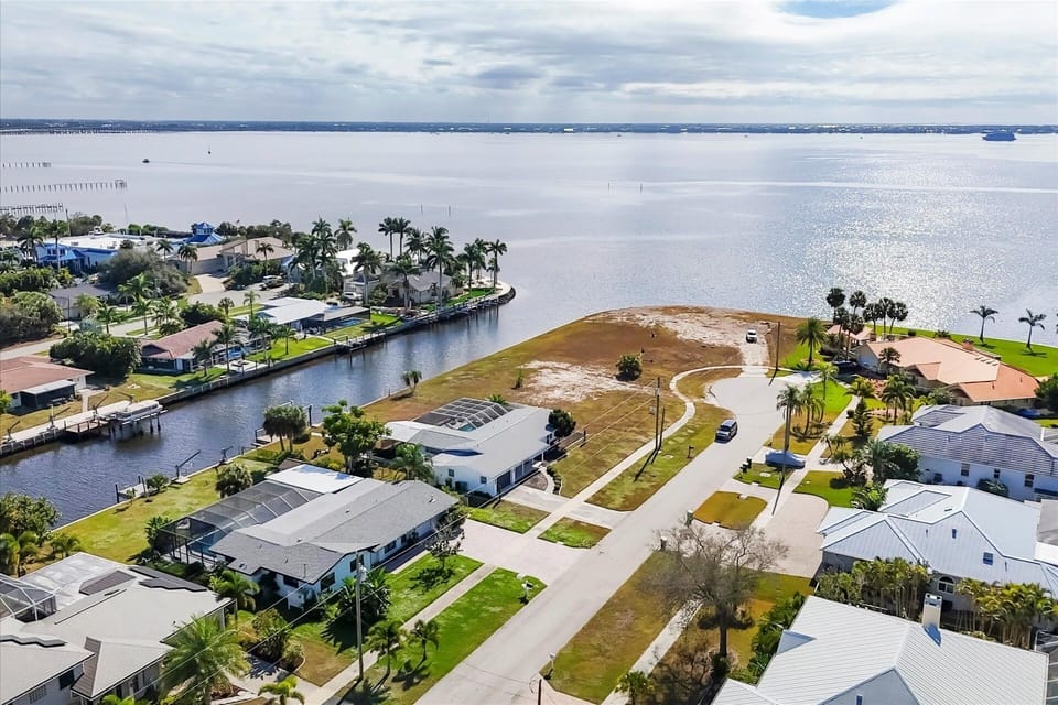 House, 4 Bedrooms | Aerial view