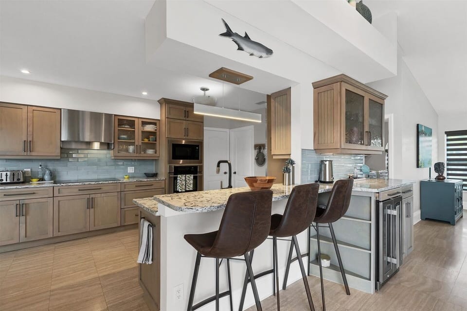 House, 4 Bedrooms | Private kitchen | Coffee/tea maker, fridge, oven, toaster