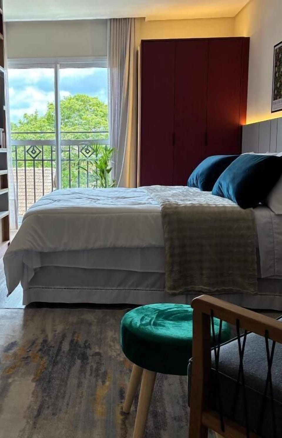 Deluxe Studio, 1 Queen Bed with Sofa bed, Air conditioning | Individually furnished, desk, laptop workspace, blackout drapes