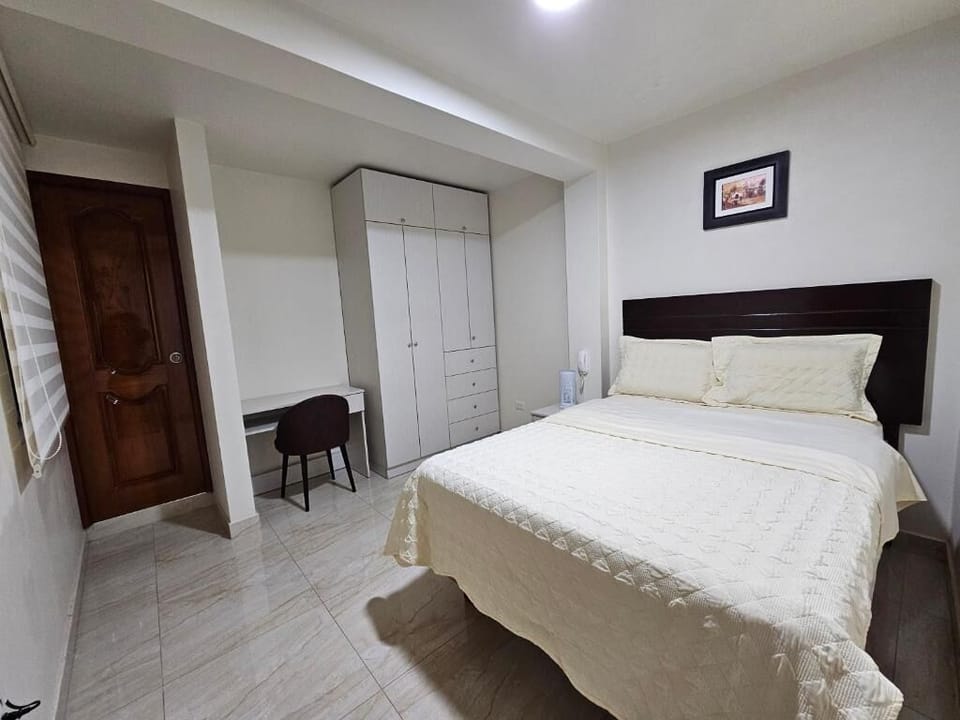 In-room safe, desk, free WiFi