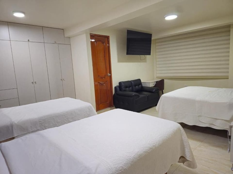 In-room safe, desk, free WiFi