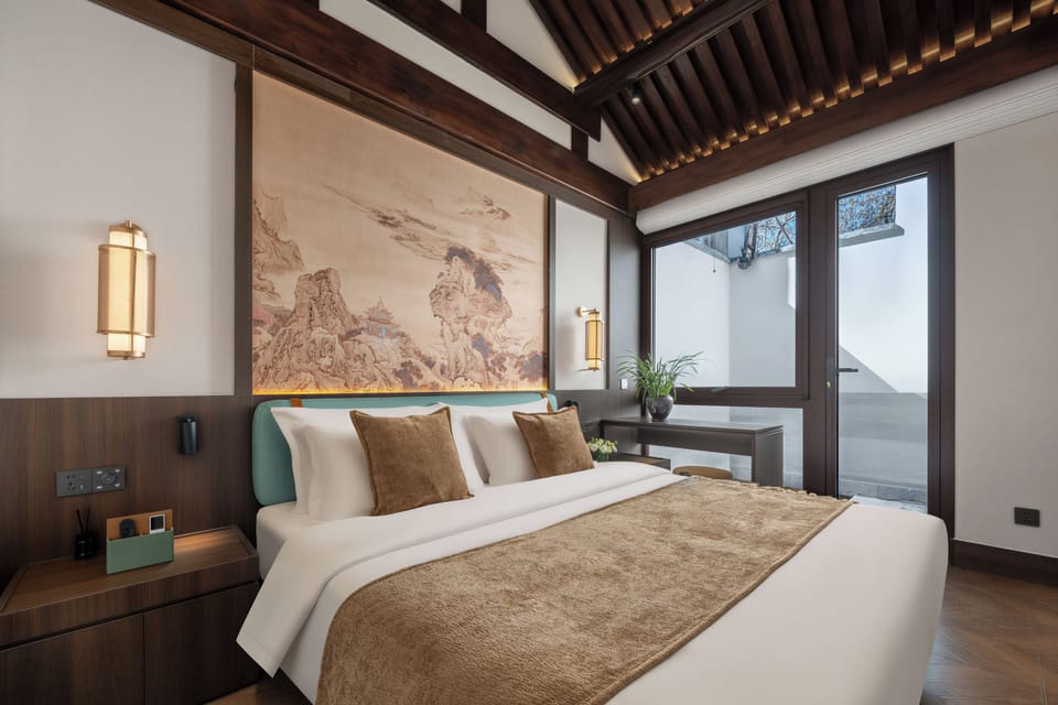 Comfort Studio Suite, Lanai, Courtyard View | Premium bedding, down comforters, memory foam beds, minibar (free items)