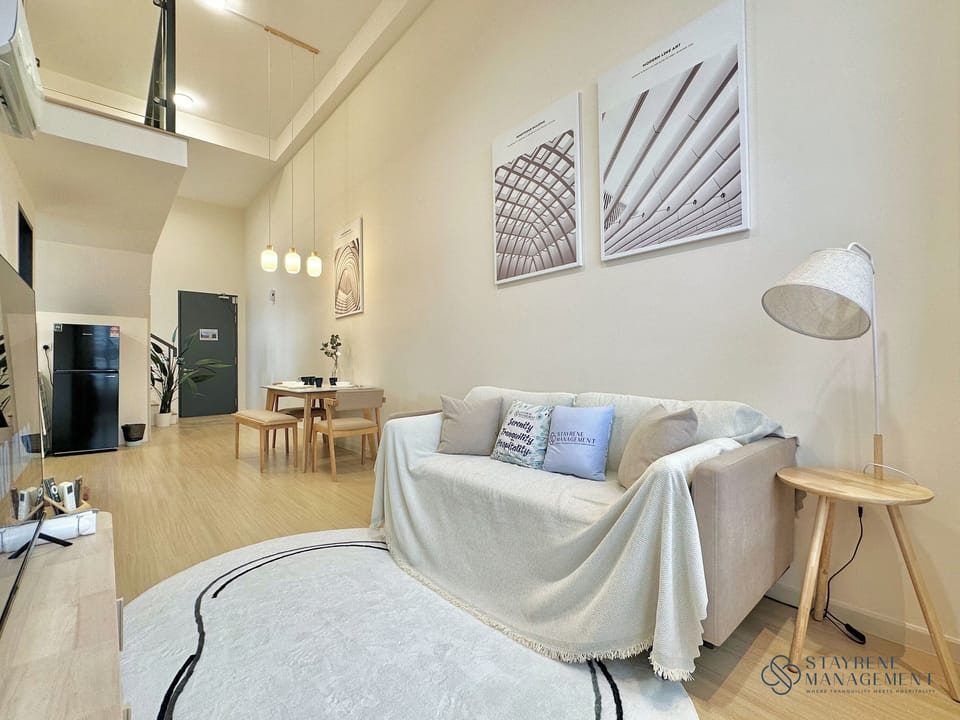 Deluxe Duplex, 2 Bedrooms, City View | Living area | Flat-screen TV