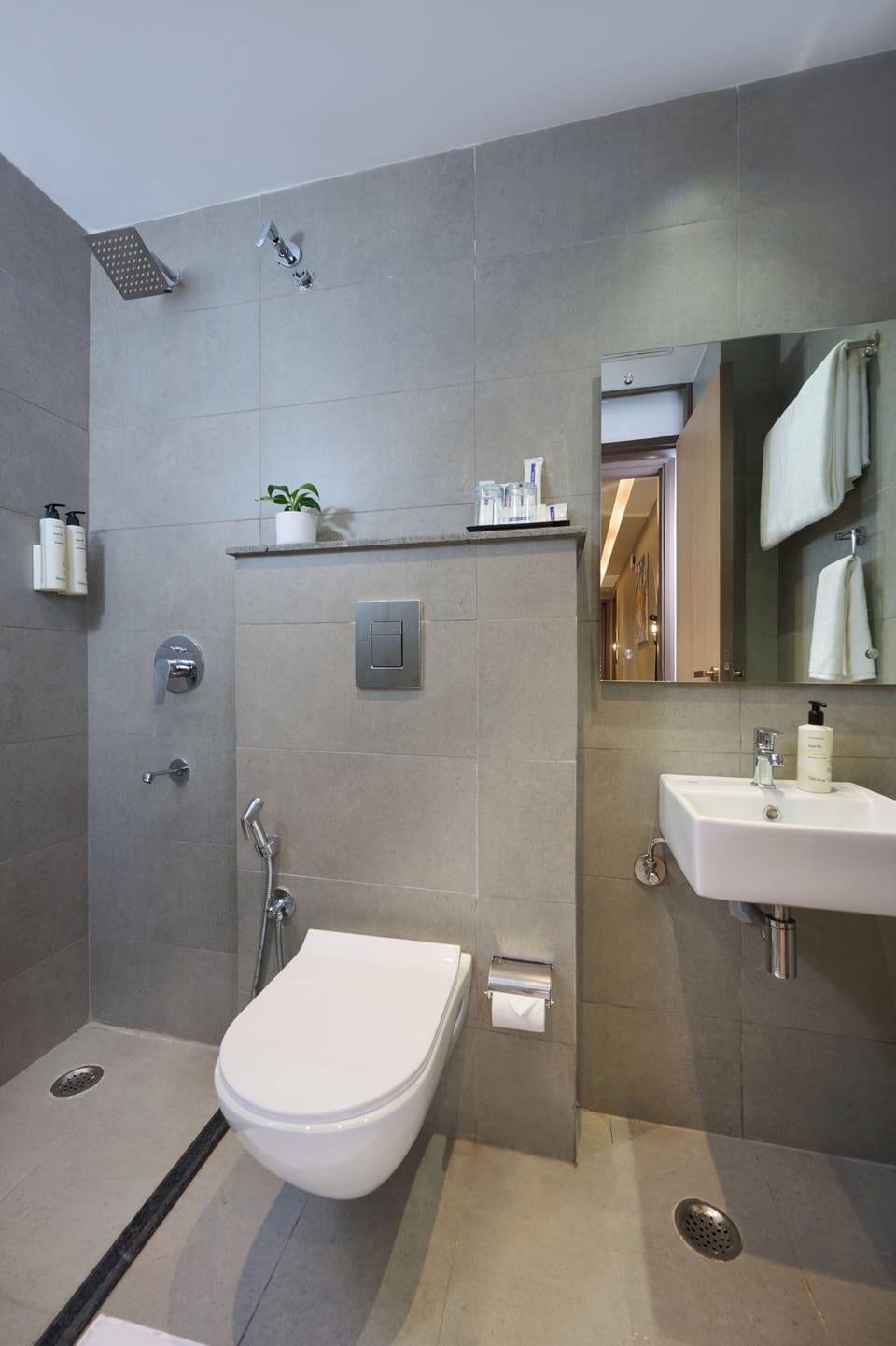 Free toiletries, bidet, towels, soap