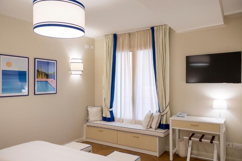 Superior Double Room | In-room safe, blackout drapes, soundproofing, free WiFi