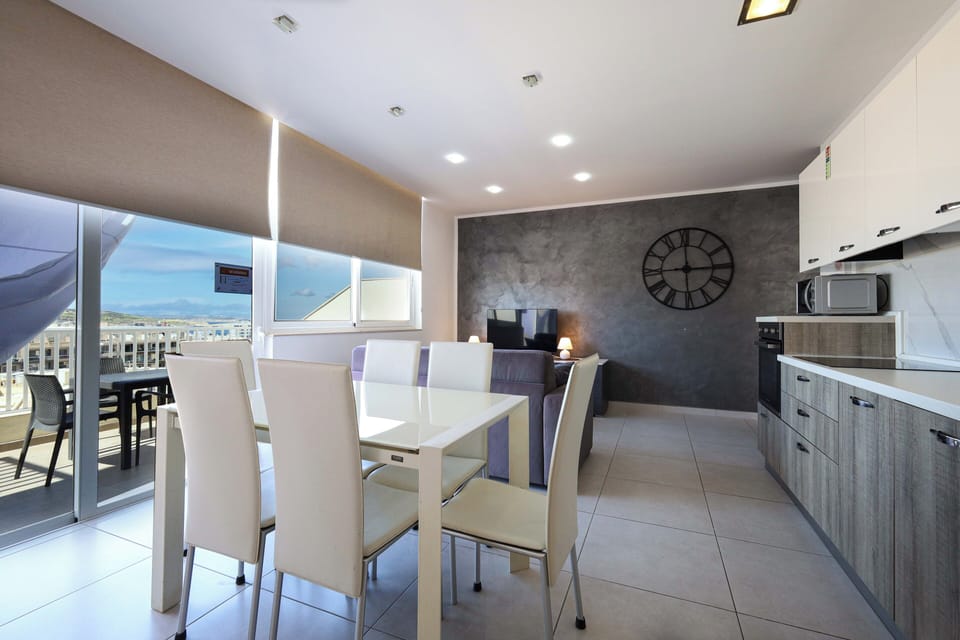Penthouse, Sea View | Dining