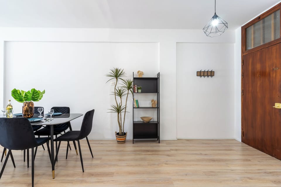 Apartment, 3 Bedrooms, Kitchen, City View | Dining