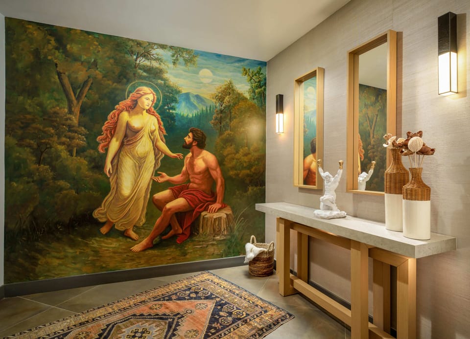 Afrodit Suite | Free minibar items, in-room safe, individually decorated, desk