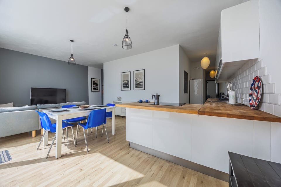 Penthouse, 2 Bedrooms, City View | Interior