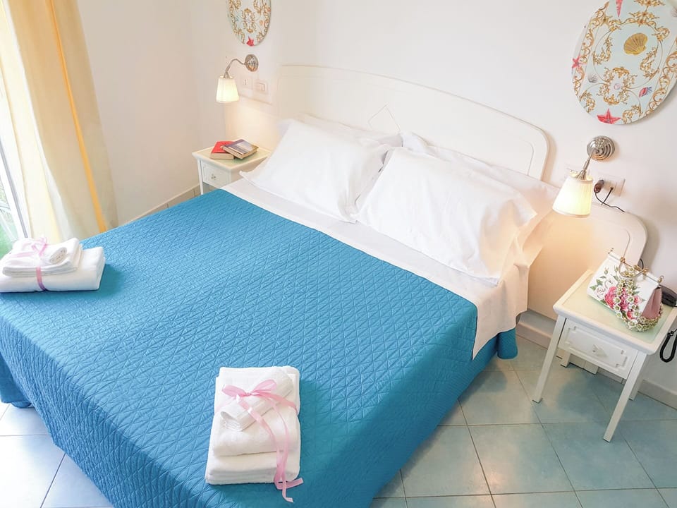 Double Room | Minibar, in-room safe, free WiFi, bed sheets