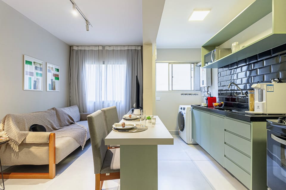 Standard Studio | Living room | 40-inch TV with digital channels