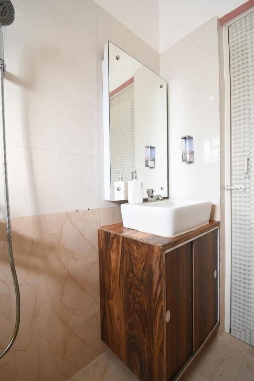Family Double or Twin Room | Bathroom | Slippers, towels, soap, shampoo